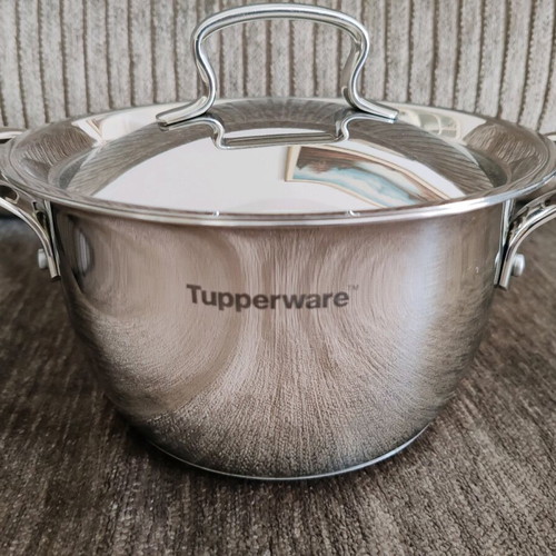 Tupperware Mirage pot 2.5 liters like new