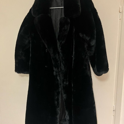 Monte Cervino ecological fur size SM like new, black