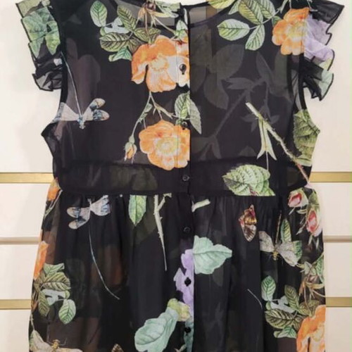 Innocent blouse size M like new