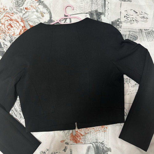 Black Sporty Cropped Jacket size M like new