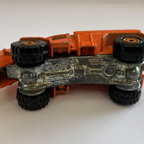 Hot Wheels 1983 Oshkosh Snow Plow used in good condition