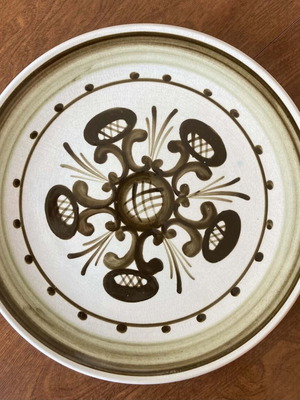 Large Keramikos Plate like new, 30 cm diameter