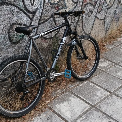 Ideal Tarket 29" Mountain Bike like new, disc brakes, front suspension