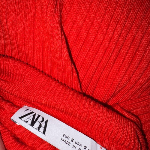 Zara turtleneck red like new, size S