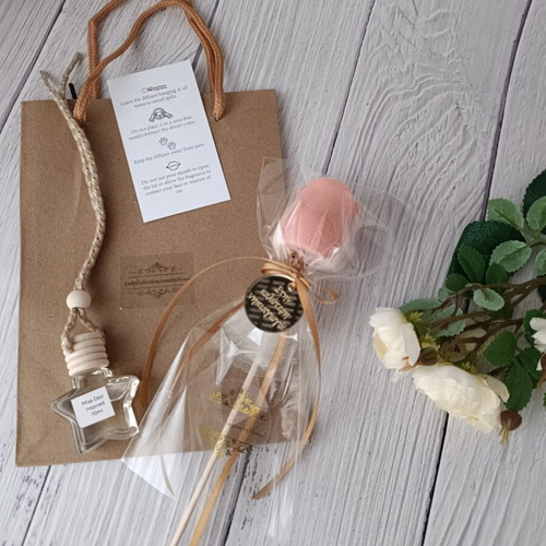 Aromatic Wax Rose and Car Diffuser Gift Set for Kindergarten Teacher