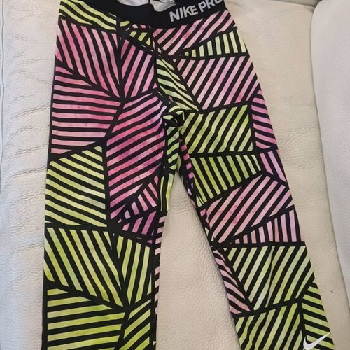Nike cycling leggings like new, colorful, below the knee