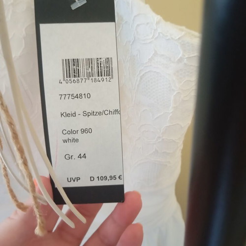 Swing white short dress, new with tag, silk touch