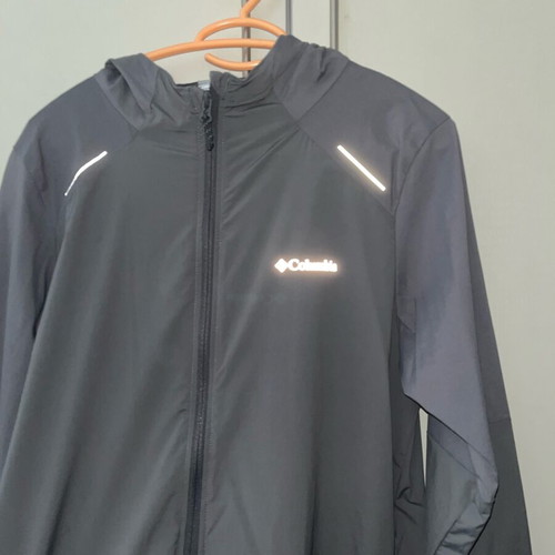 Columbia windbreaker jacket like new, gray, men's size M