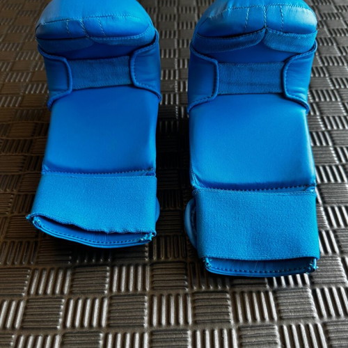 Karate protective gloves Punok medium like new, blue