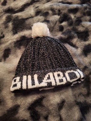 Billabong Unisex knit cap like new, size L, black and gray