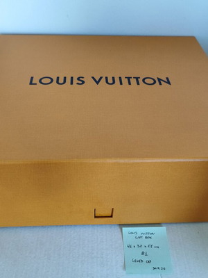 Louis Vuitton άδειο κουτί συσκευασίας με χαρτί αφής, 46 x 37 x 17 εκ., με ελάττωμα