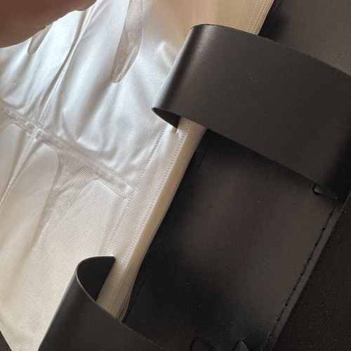 Sentio CD/DVD Storage Album like new, fabric case with handle