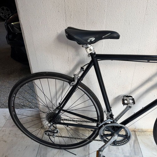Vintage road bike used, black with gears