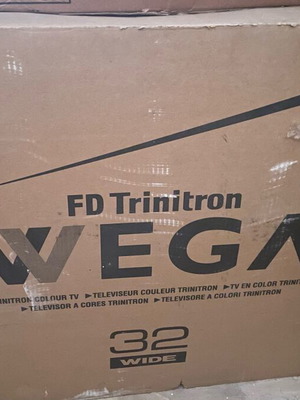 Sony Trinitron 32” KV-32FX68B καινούργια τηλεόραση CRT για retro gaming