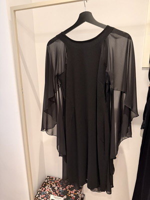 Black midi dress crepe with muslin like new, size S/M