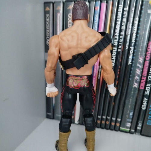 Jakks WWE Eddie Guerrero action figure like new, Main Event Series 149