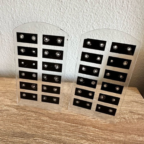 Earring stands like new, pack of 2 for 24 pairs
