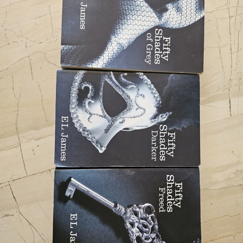 Fifty Shades trilogy by E.L. James used, Greek language