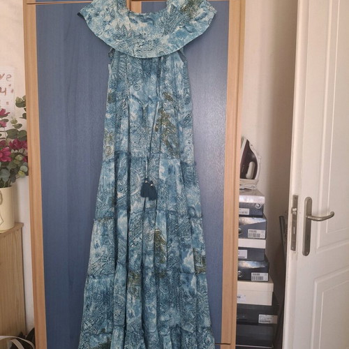 Attrattivo dress like new, blue shades, size large