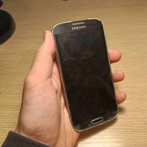Samsung J5 2016 and S4 used for parts without working screens
