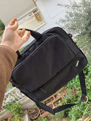 Лаптоп чанта Lenovo ThinkPad употребявана с малки следи