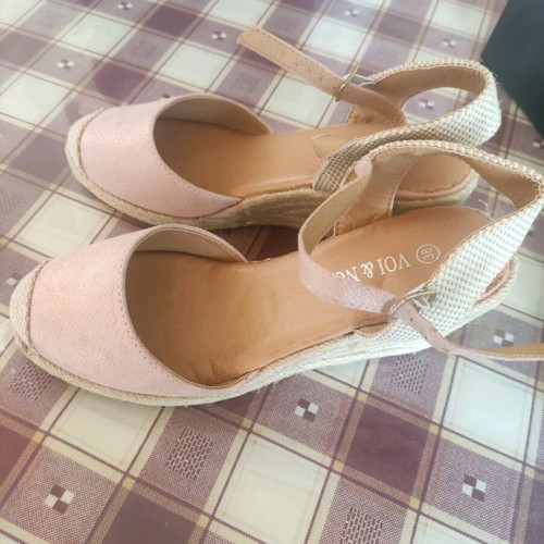 Voi Noi shoes size 38 pink shiny like new