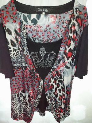 Summer blouse XXL like new with short sleeves and rhinestones