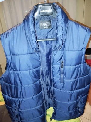 Sleeveless jacket like new, blue, size XXL