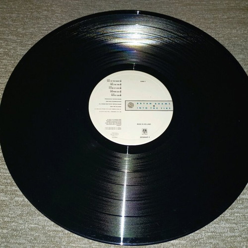 Bryan Adams Into The Fire LP Album like new, rock