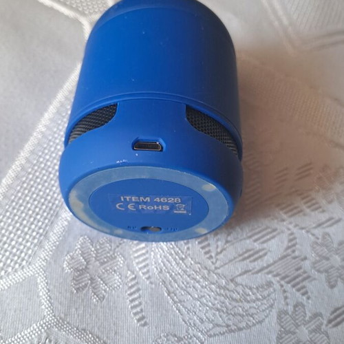 Old Holborn Bluetooth speaker portable, like new, blue
