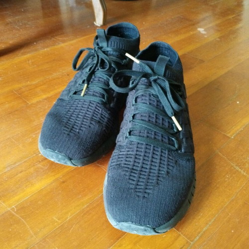 Under Armour athletic shoes like new, size 44.5, black