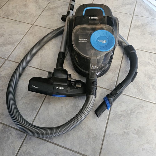 Philips PowerPro Compact FC9331/09 vacuum cleaner used, 750w
