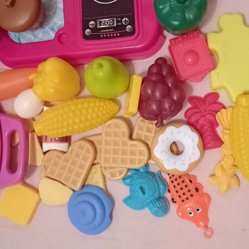 Luna kitchen playset with light and sound, 78 pieces, like new