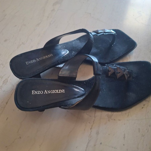 Nine West black leather sandals size 39 like new