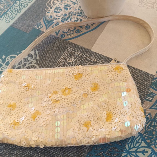 Evening bag with sequins, like new, beige and yellow