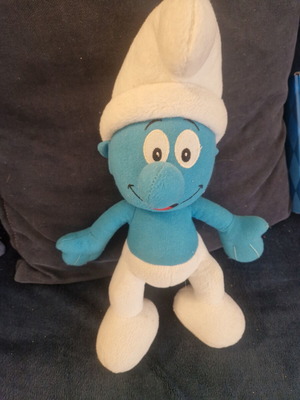 Large plush Smurf used, good condition