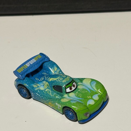 Disney Cars World Grand Prix metal car like new