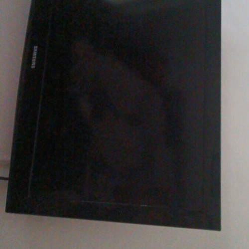 Samsung TV 32" like new, fully functional