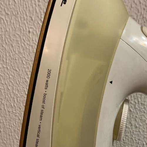Electric iron like new, fully functional
