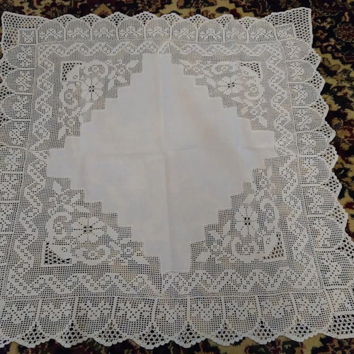 Handmade tablecloth like new