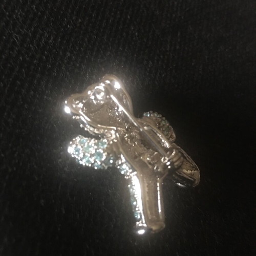 Pin new