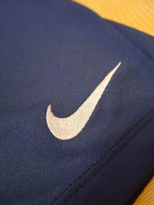 Nike αθλητικό σορτσάκι σαν καινούργιο, μέγεθος 9-10 ετών, μπλε σκούρο