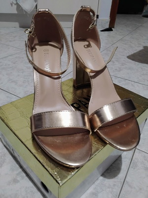 Tulipano rose gold chunky heel sandals size 39 like new