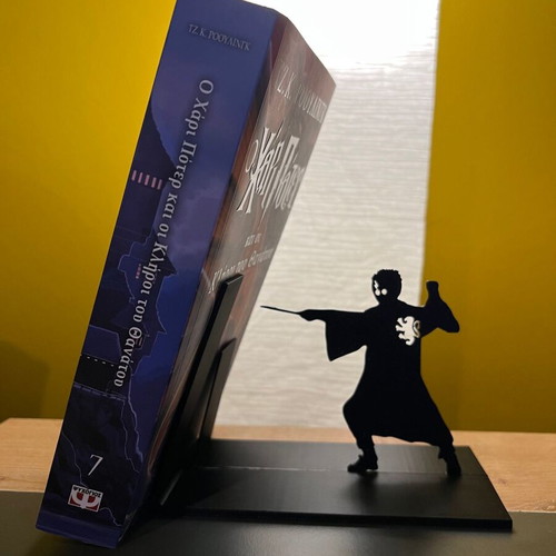 Harry Potter Bookstand with Wand new