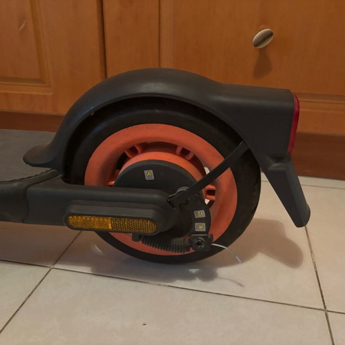 Xiaomi Electric Scooter 4 Go like new with helmet