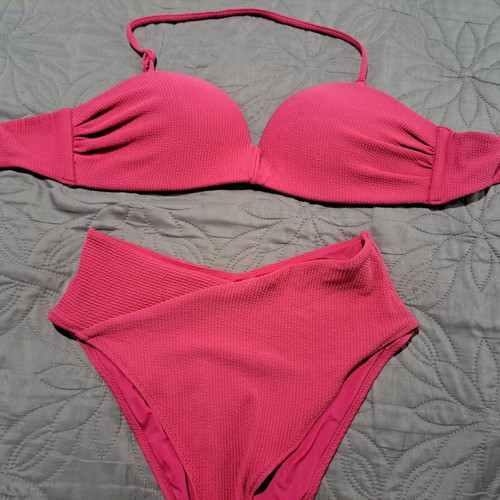Fuchsia bikini set with embossed waffle texture size S like new