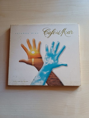 Cafe del Mar CD used, moderate condition