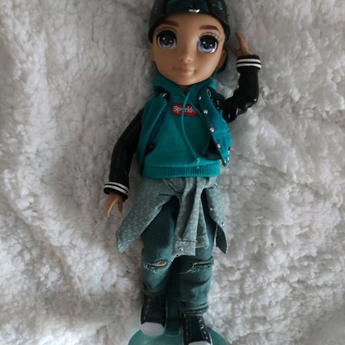 Rainbow High River Kendall doll used with accessories