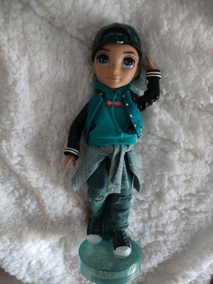 Rainbow High River Kendall κούκλα μεταχειρισμένη με αξεσουάρ