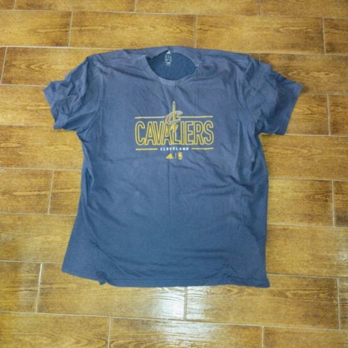 Cleveland Cavaliers T-shirt XL lightly used